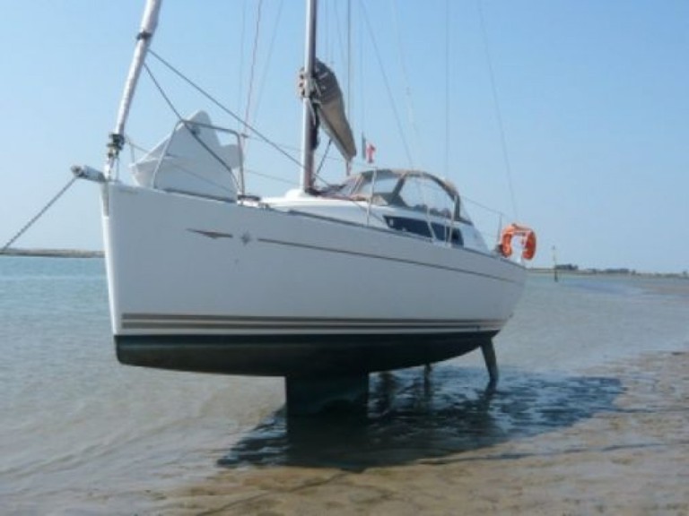 Sailboat for rent Port-Haliguen at the best price
