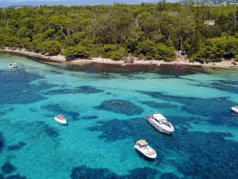 Yacht charter Nice cheap Pacific Craft 500 Open