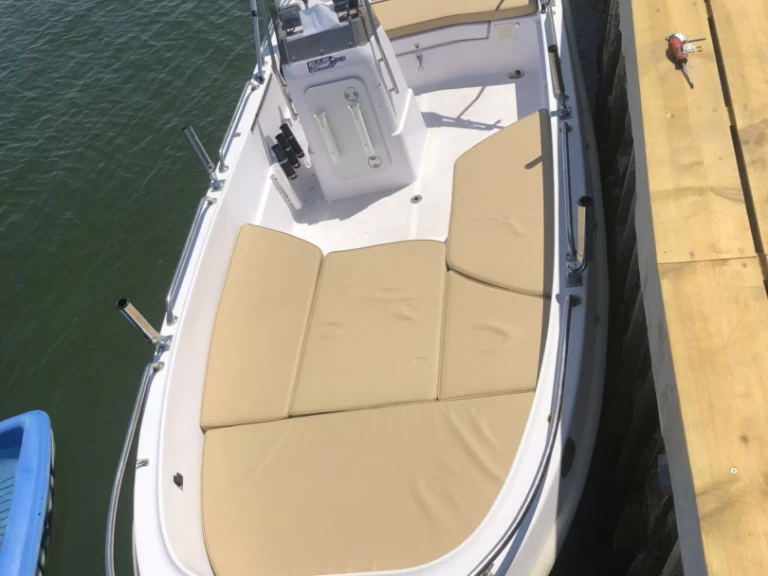 Motorboat rental with or without captain Poseidon Lège-Cap-Ferret