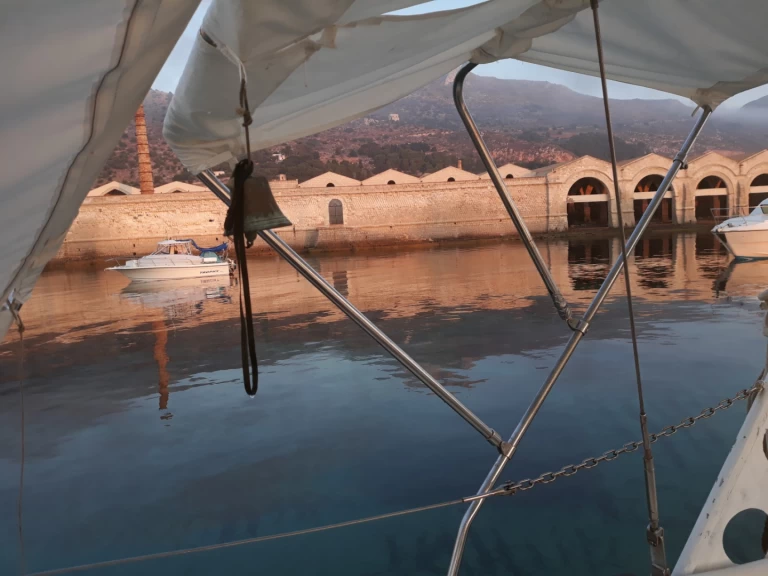 Bareboat Rental Sailboat Caroff with a boat licence