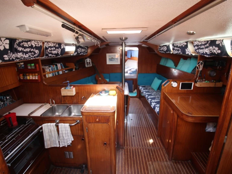 Sailboat for rent Ajaccio at the best price