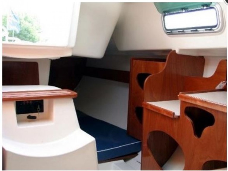 Sailboat rental in La Trinité-sur-Mer - Jeanneau Sun 2500