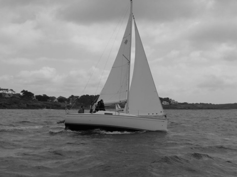 Sailboat for rent La Trinité-sur-Mer at the best price