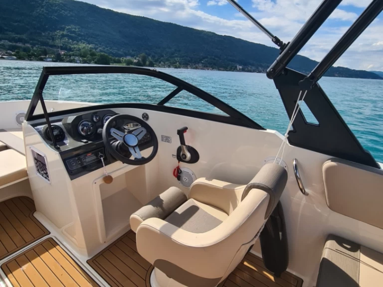 Motorboat for rent Annecy at the best price