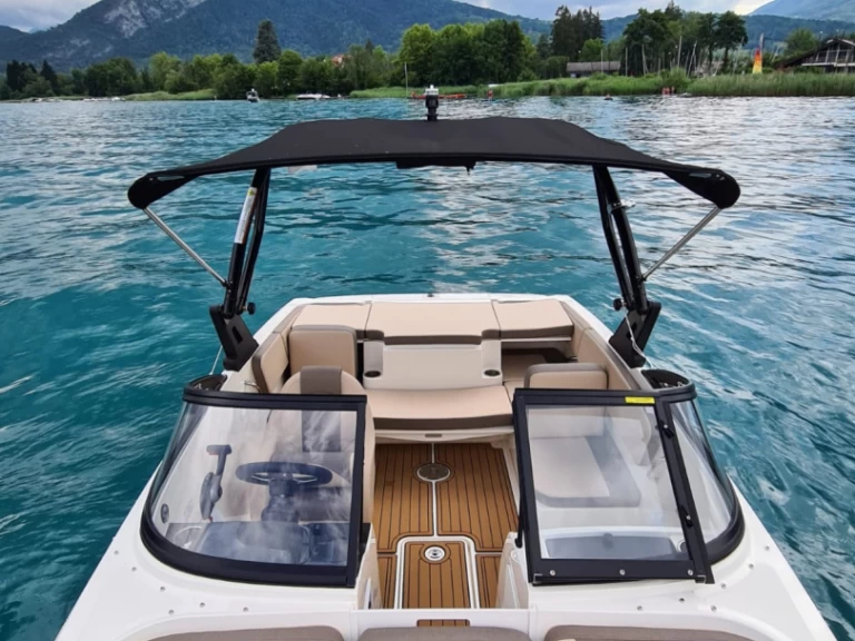 Motorboat for rent Annecy at the best price