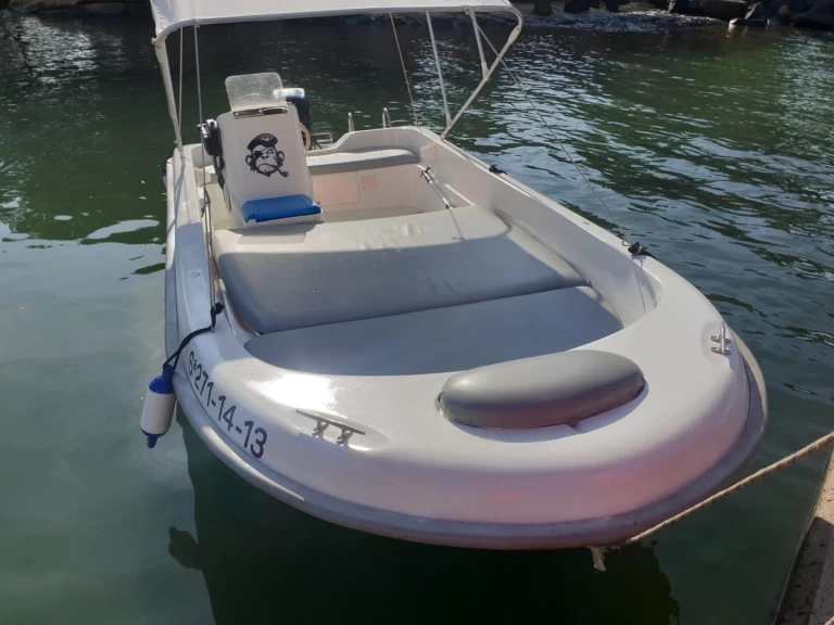 Boat rental Astec 440 in Santander on Samboat