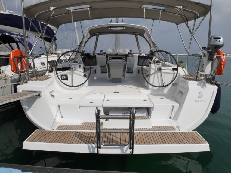 Bénéteau Oceanis 45 charter bareboat or captained in  Lefkáda