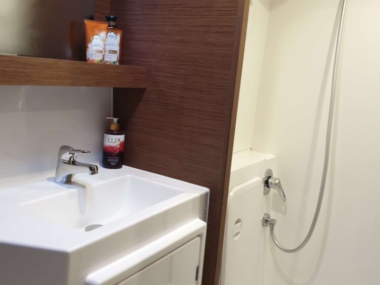 Catamaran rental in Lávrio - Lagoon Lagoon 42