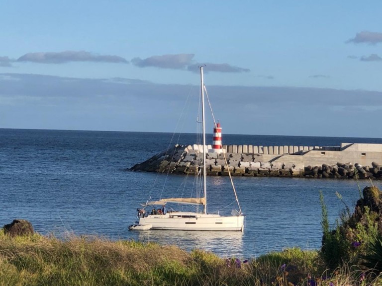 Boat rental Dufour Dufour 382 Grand Large in Horta on Samboat