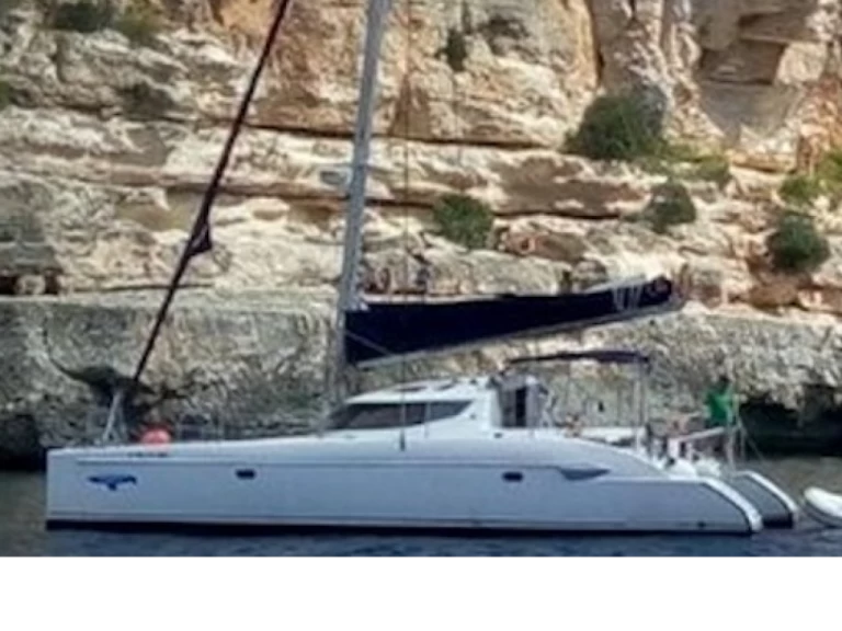 Catamaran rental with or without captain Fountaine Pajot Cienfuegos