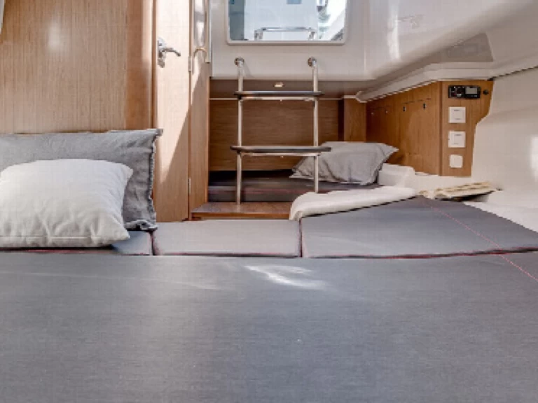 Motorboat for rent Lorient at the best price