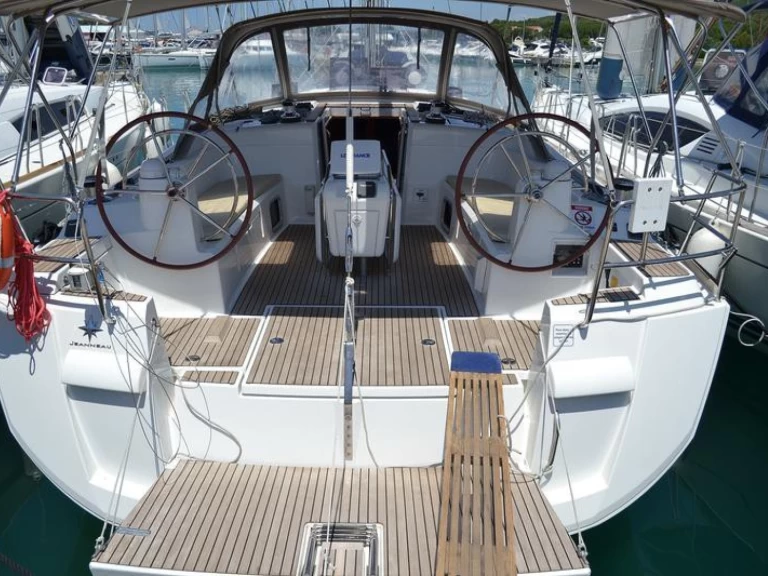 Sailboat for rent Palma de Mallorca at the best price