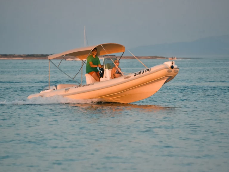 RIB rental in Premantura - Tiger 550 Proline