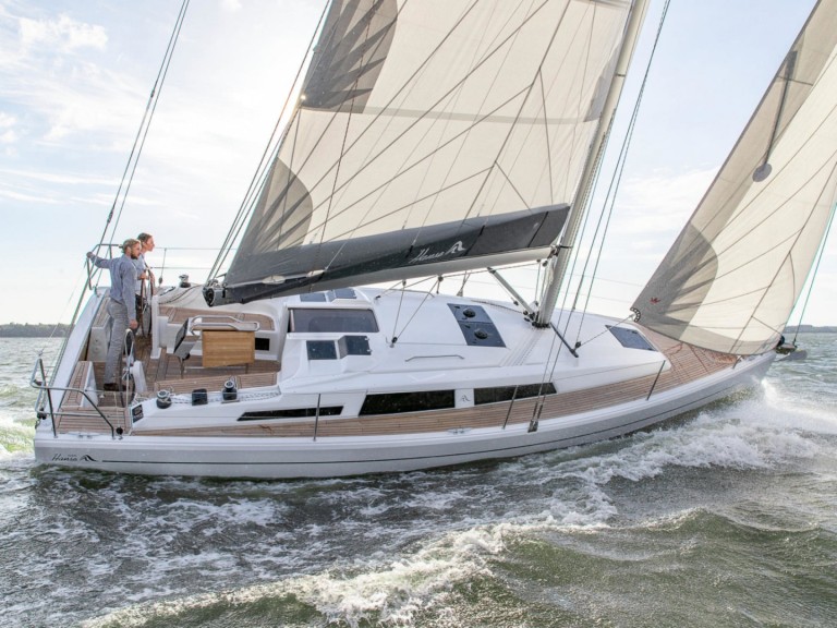 Hanse Hanse 348 in Arzon on SamBoat