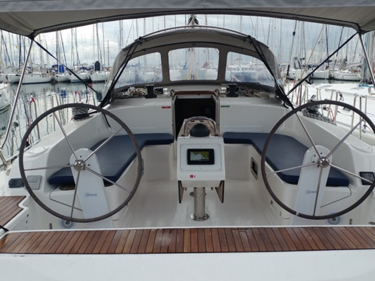Yacht charter Alimos cheap Cruiser 46