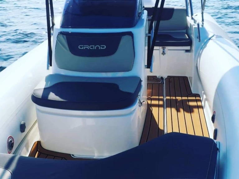Yacht charter Port d'Alcudia cheap Golden Line G500LF