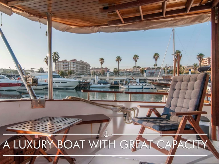 Motorboat for rent Mahón at the best price