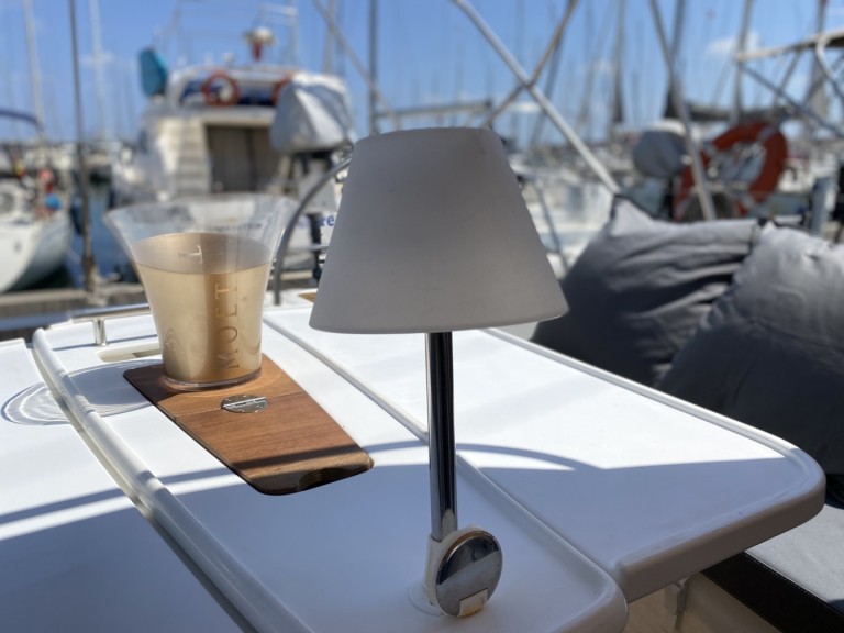 Sailboat for rent Valencia at the best price