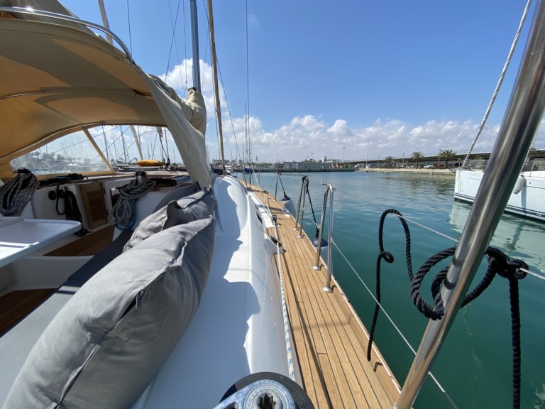 Bénéteau Oceanis 46 charter bareboat or captained in  Valencia