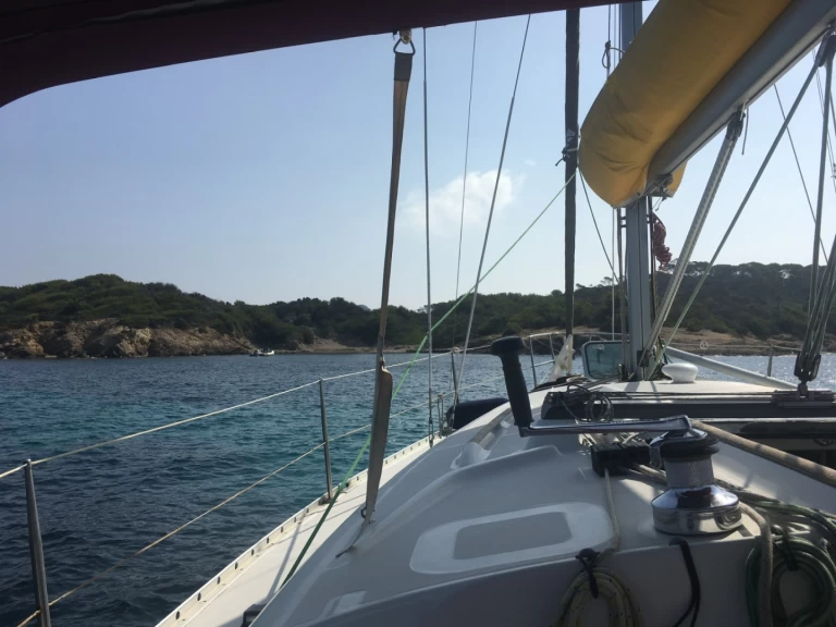 Sailboat rental in Marseille - Bénéteau Oceanis 361