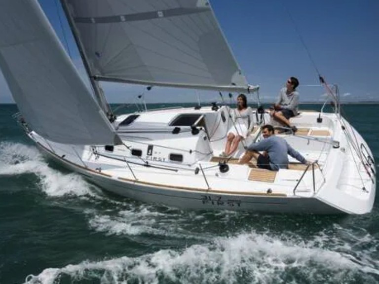 Yacht charter Arzon cheap FIRST 31.7 Q
