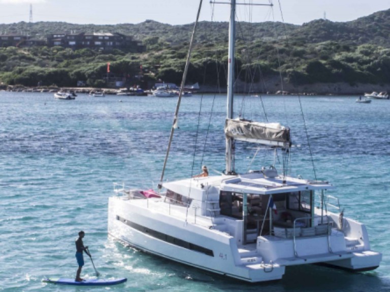 Catamaran for rent Hyères at the best price