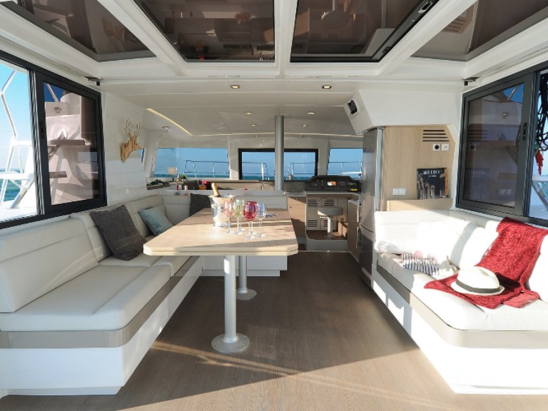 Rent a Bali Catamarans Bali 4.1 Hyères