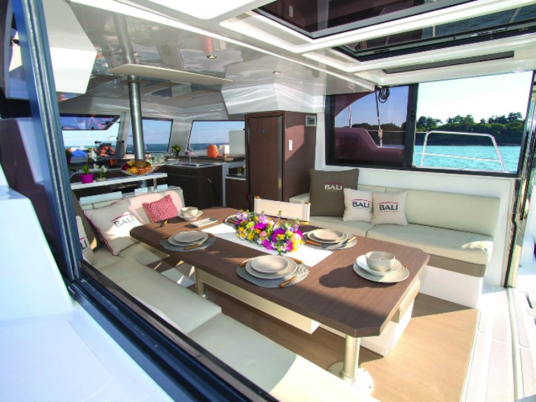 Catamaran for rent Hyères at the best price