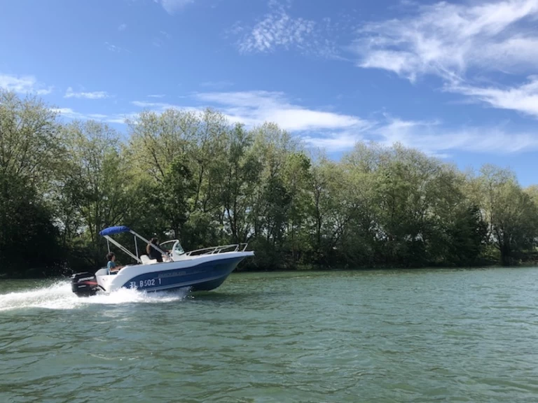 Yacht charter Mâcon cheap Quicksilver 630 Open