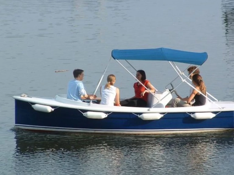 Bareboat Rental Motorboat Ruban Bleu with a boat licence