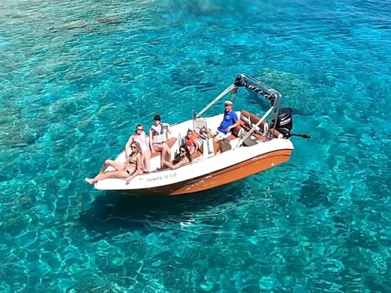 Motorboat rental with or without captain Nireus Psarou