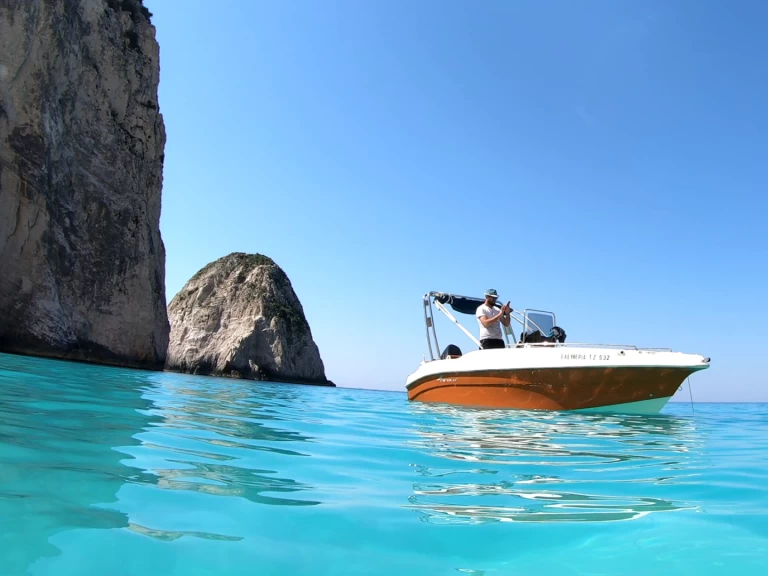 Bareboat Rental Motorboat Nireus with a boat licence