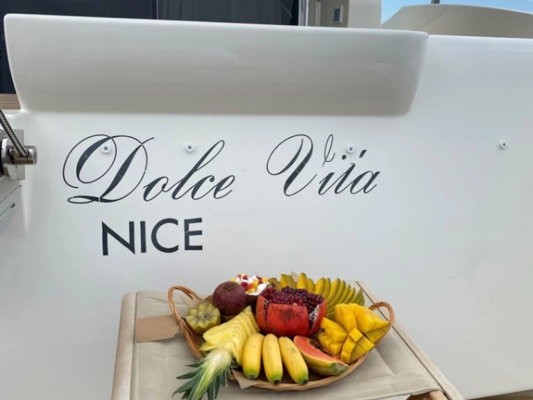 Motorboat rental with or without captain Azimut Mandelieu-la-Napoule