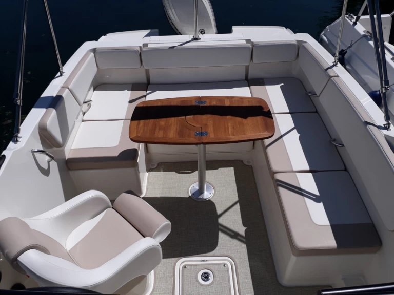 Rent a Bayliner VR4OE Chindrieux