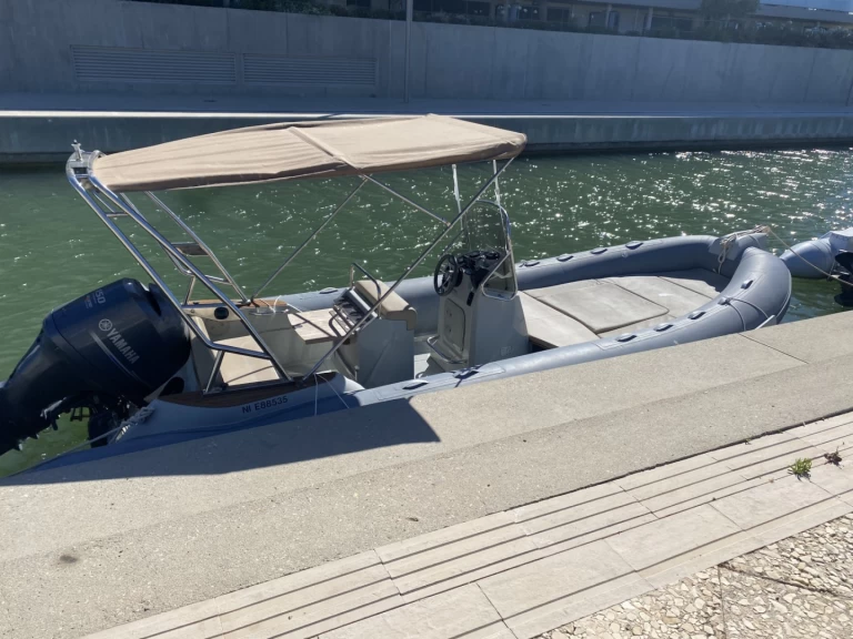 Capelli Tempest 650 in Fréjus on SamBoat