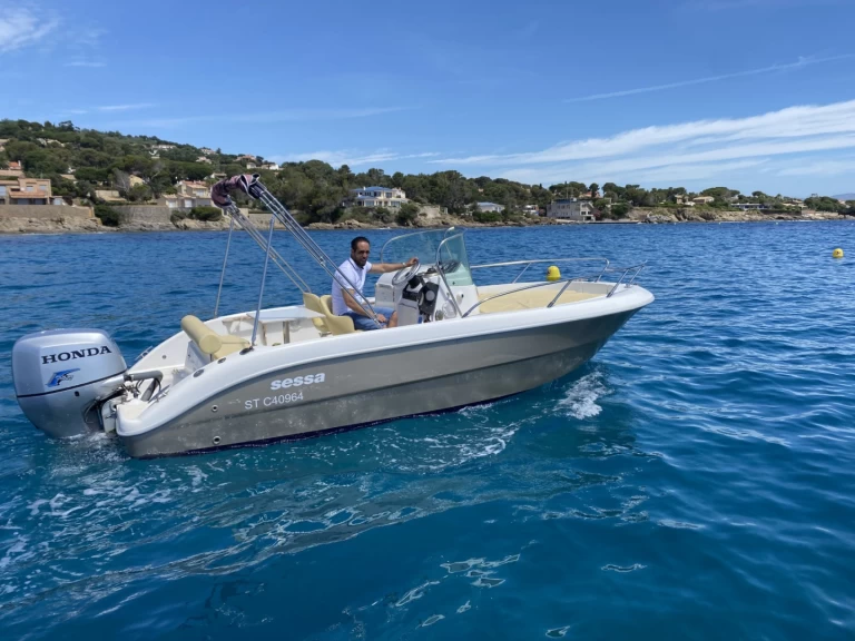 Bareboat Rental Motorboat Sessa Marine with a boat licence