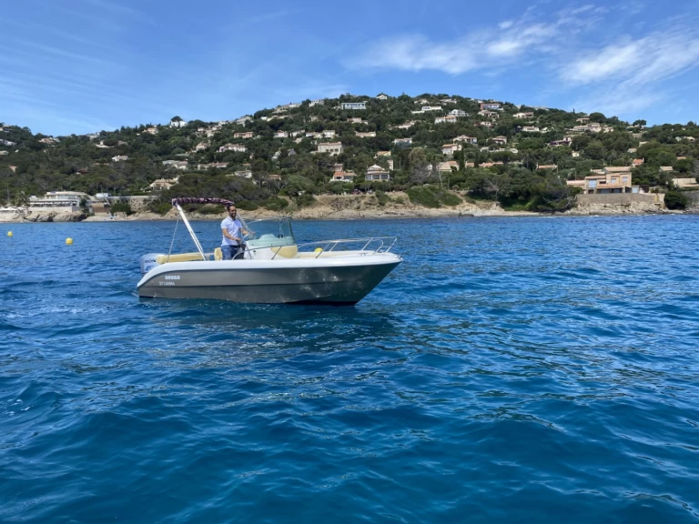Sessa Marine Key Largo 20 Deck in Fréjus on SamBoat
