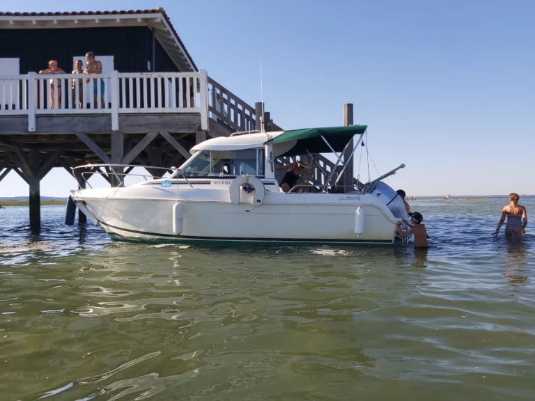 Jeanneau Merry Fisher 625 HB in Arcachon on SamBoat