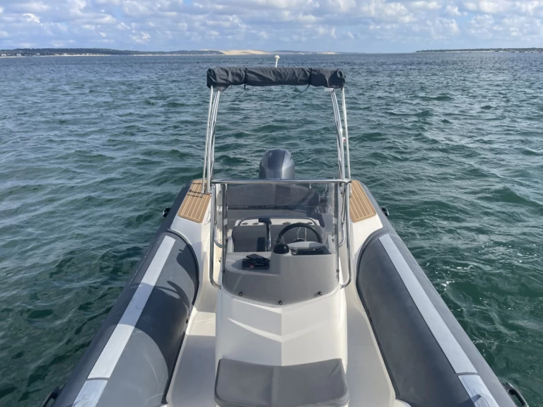 Yacht charter Grand Piquey cheap Capelli 700 Sun