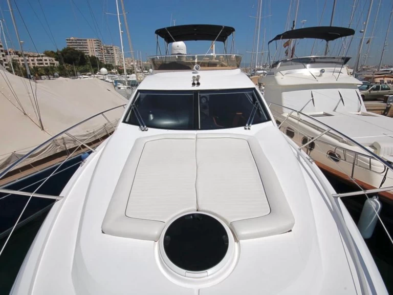 Luxury Yacht rental in Cannes - Sunseeker Manhattan 52