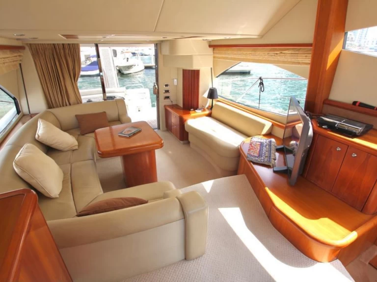 Luxury Yacht rental with or without captain Sunseeker Cannes