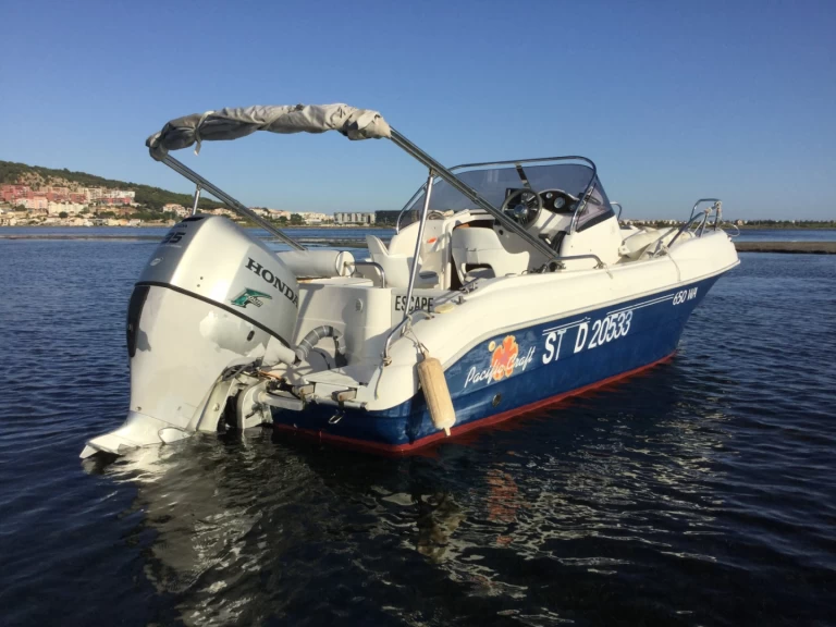 Boat rental Pacific Craft Pacific Craft 650 WA in Sète on Samboat