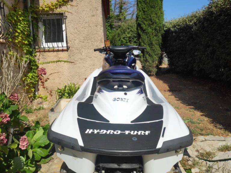 Yamaha Fx 160 charter bareboat or captained in  Six-Fours-les-Plages