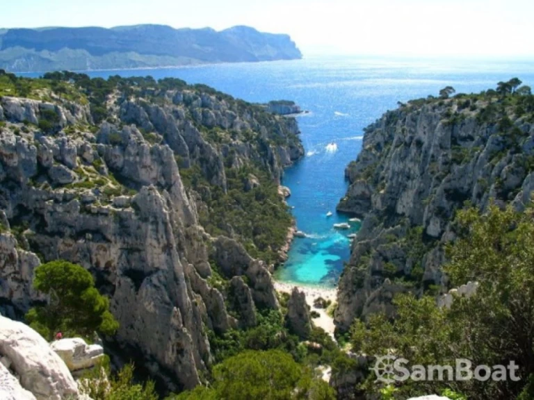 Motorboat rental with or without captain Marinello Marseille