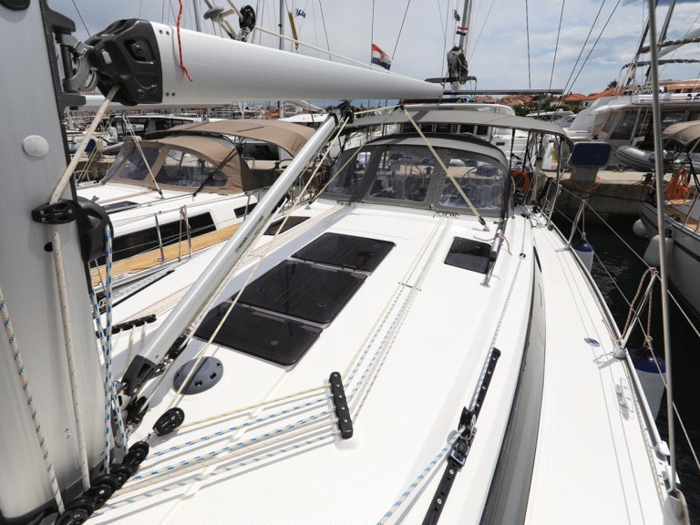 Bareboat Rental Sailboat Bavaria with a boat licence