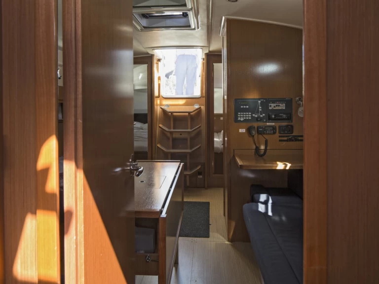 Yacht charter Lidingö cheap Cruiser 36