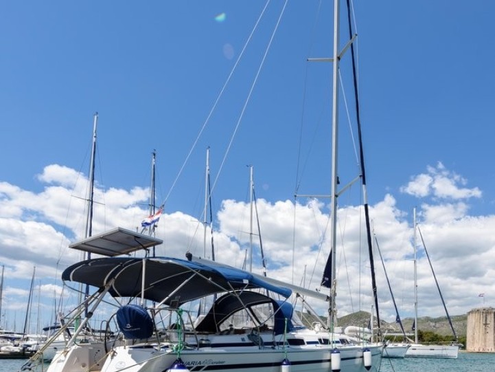 Boat rental Bavaria Bavaria 40 Cruiser in Trogir on Samboat