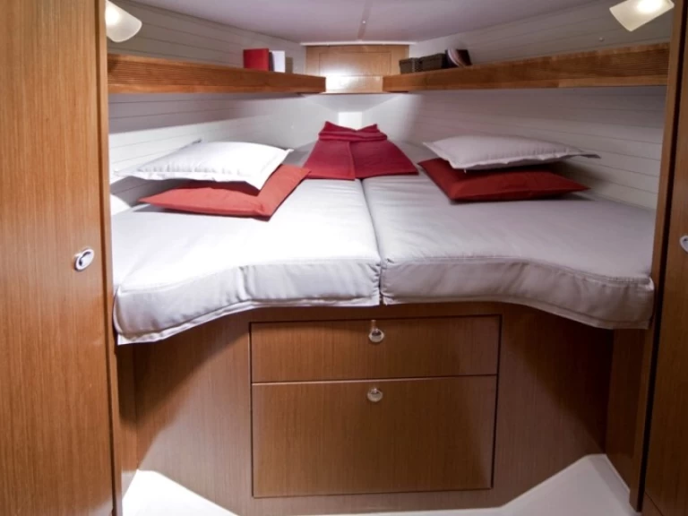 Bavaria Cruiser 32 in Trogir on SamBoat