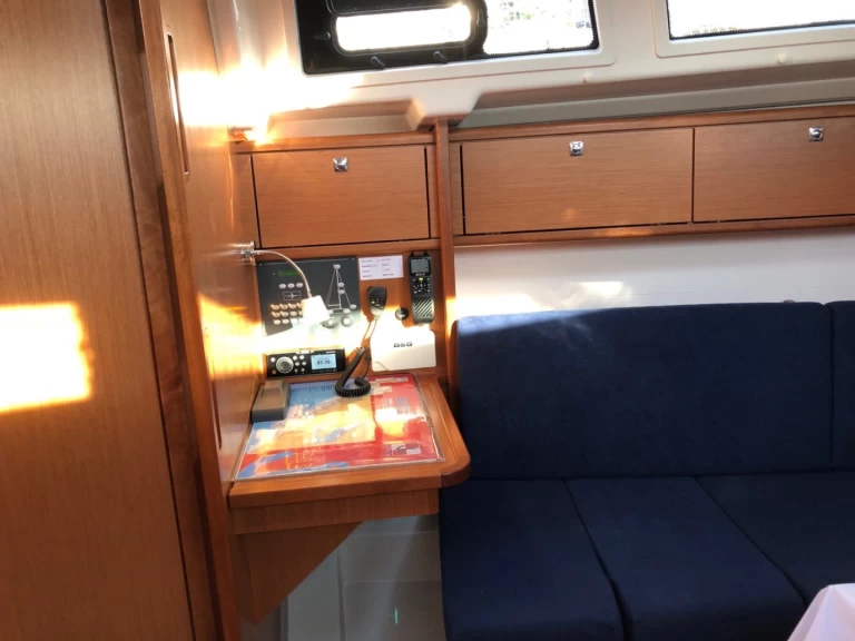 Yacht charter Pula cheap Cruiser 34