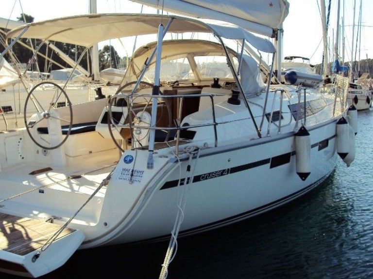 Rent a Bavaria Cruiser 41 Pula
